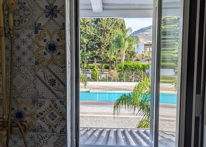 Bed and Breakfast Dafne Torrenova (Sicily)